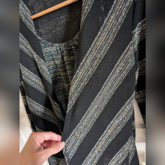 Brand New Elementz ✨Top and Attached Sweater, Both Are Very Very Sparkly Size M - Picture 2 of 10